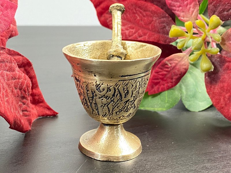 复古雕刻黄铜研钵带有杵香草研磨机香料和大米粉碎机 - 厨房家电 - 铜/黄铜 金色