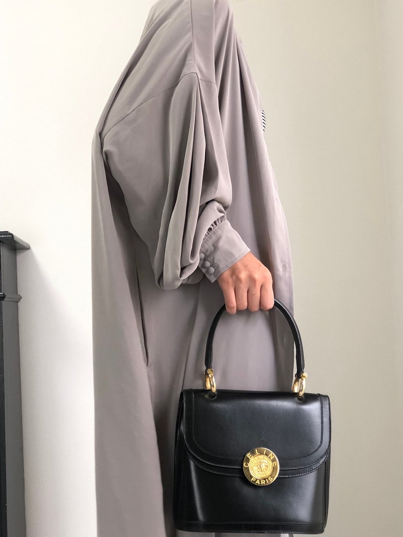【 VintageShop solo 日本直送中古包专卖店 】CELINE  સુંદરી હાથની થેલી કાળા રંગની મેડલ લોગો લેધર વિન્ટેજ ઓલ્ડ tgv7x5 - 手提包/手提袋 - 真皮 黑色