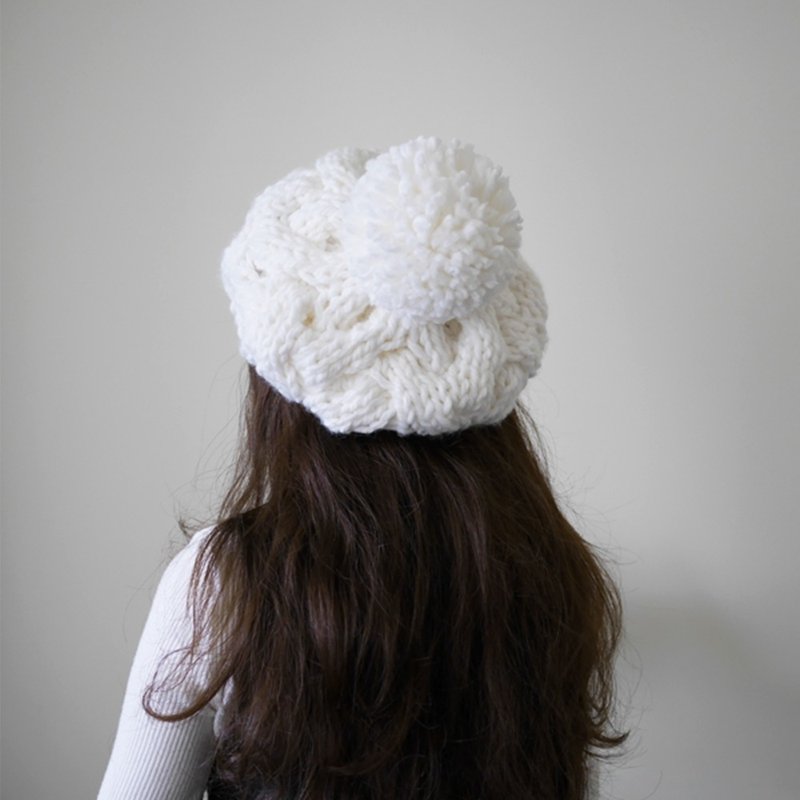 粗针麻花可拆毛球针织毛线贝蕾帽-白 - 帽子 - 棉．麻 白色