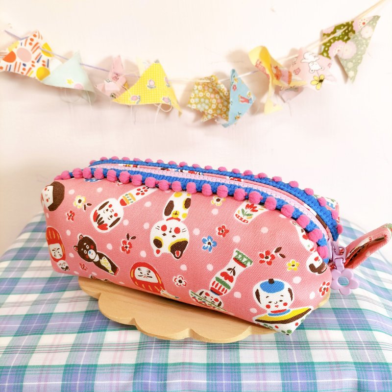 昭和风怀旧玩具胖胖包 化妆包 收纳包 笔袋 招财猫 达摩 木芥子 - 化妆包/杂物包 - 棉．麻 