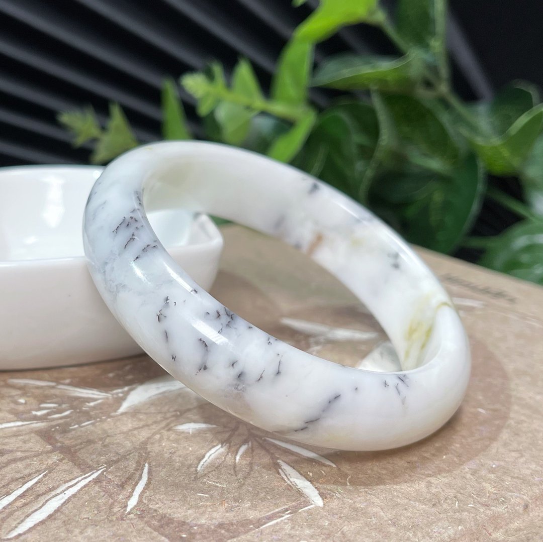 独特哈密蛋白石手镯56MM 玉化高瓷飘黑色树枝纹欧泊手环 细腻油润 - 手链/手环 - 宝石 白色