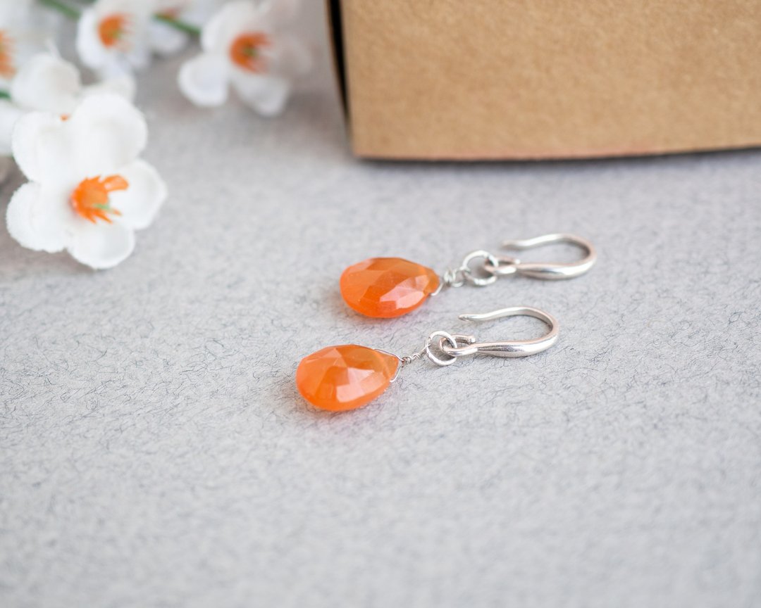 Carnelian Teardrop Earrings, 925 Silver, Virgo stone, Halloween Gift, Leo Gem - 耳环/耳夹 - 半宝石 橘色