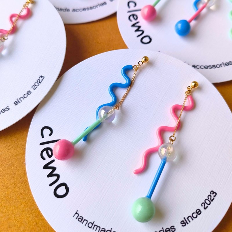 弯曲哑铃 3 色柔和色调【耳针/耳夹】 - 耳环/耳夹 - 其他材质 多色