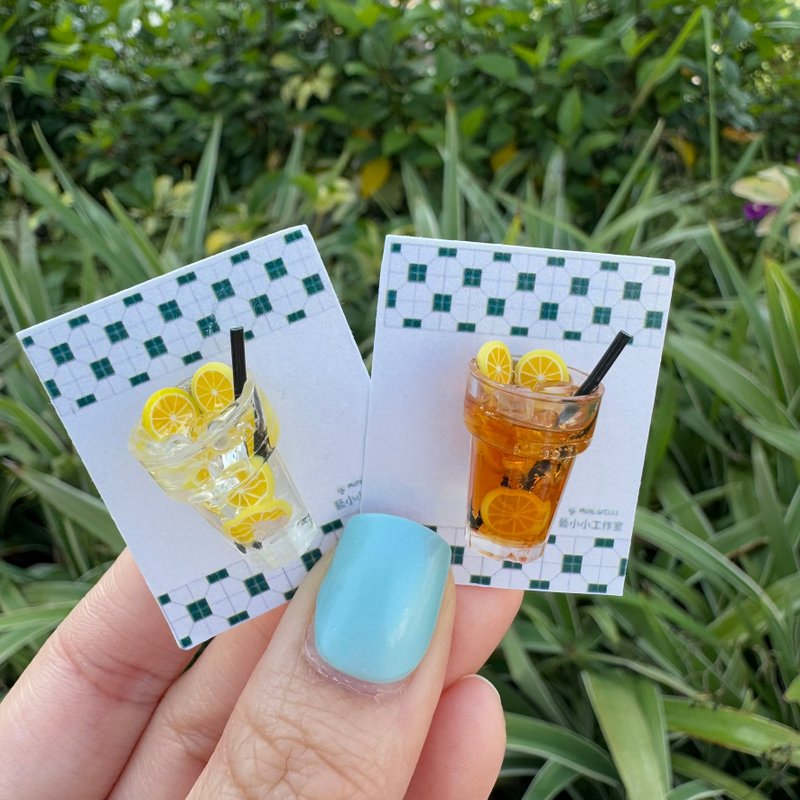 茶餐厅系列- 冻柠茶/冻奶茶/冻柠水/冻柠宾 手作 襟章 胸针 - 胸针 - 其他材质 
