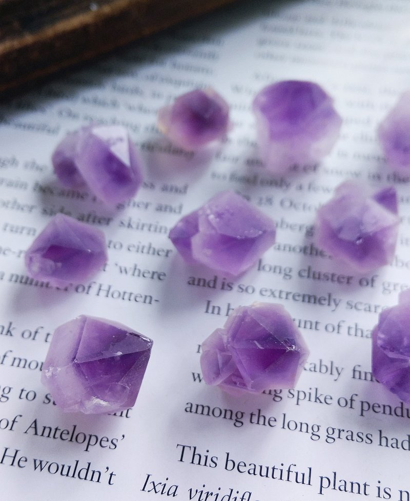 Amethyst 马达加斯加产地 紫水晶 小晶牙 天然小碎石  一组10颗 - 摆饰 - 其他材质 