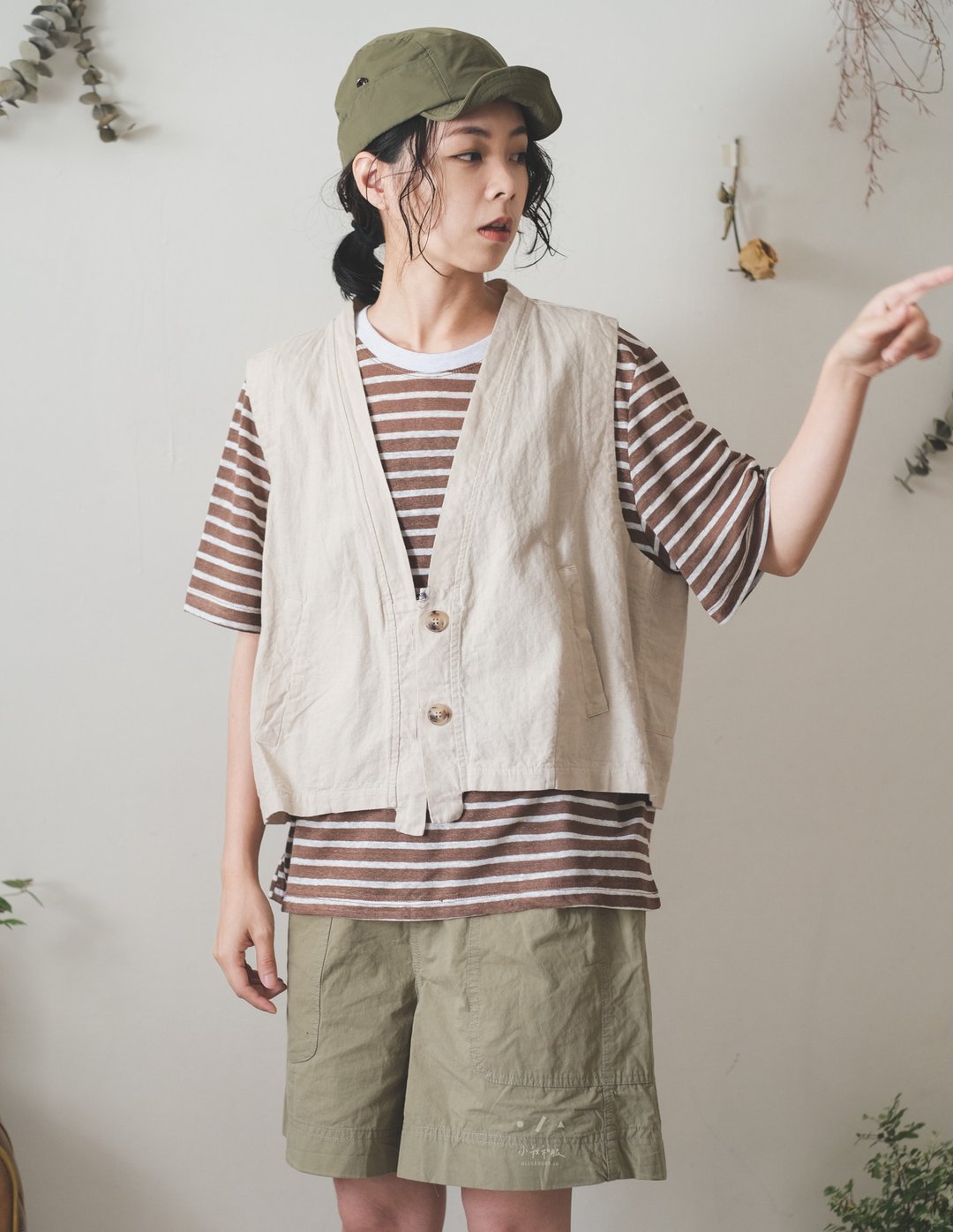 羽织领三扣棉麻小版背心 - 3色-胚布米(更新色) - 女装背心 - 棉．麻 白色