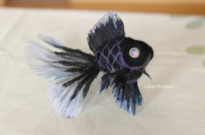 Needle felted goldfish"Black Moor” - 摆饰 - 棉．麻 黑色