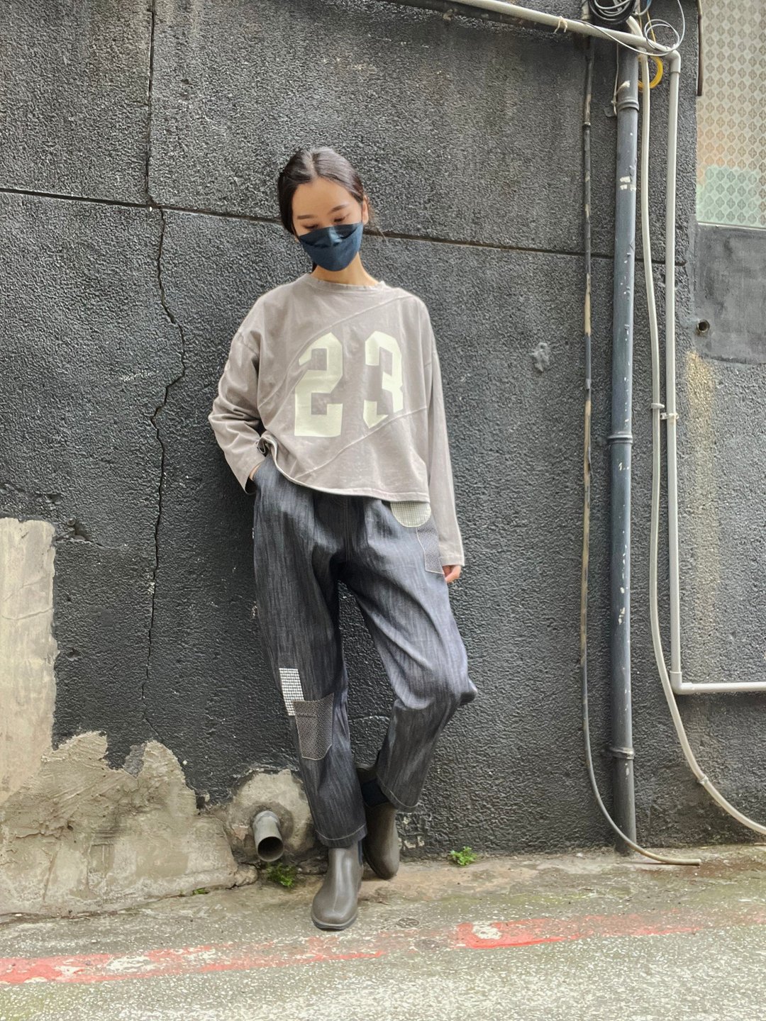 灰 - MANA 23周年水洗印花T #A351 - 女装 T 恤 - 棉．麻 灰色