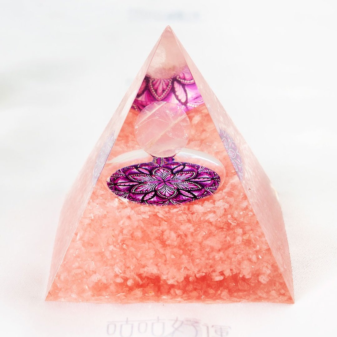 奥罡能量金字塔-粉水晶(含开光)│聚焦你的意念│好人缘、恋爱运 - 摆饰 - 宝石 粉红色