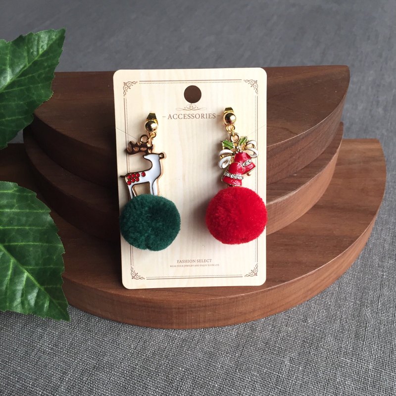 2种戴法－圣诞节交换礼物 跨年红绿色麋鹿铃铛可爱毛球垂坠耳环 - 耳环/耳夹 - 羊毛 多色