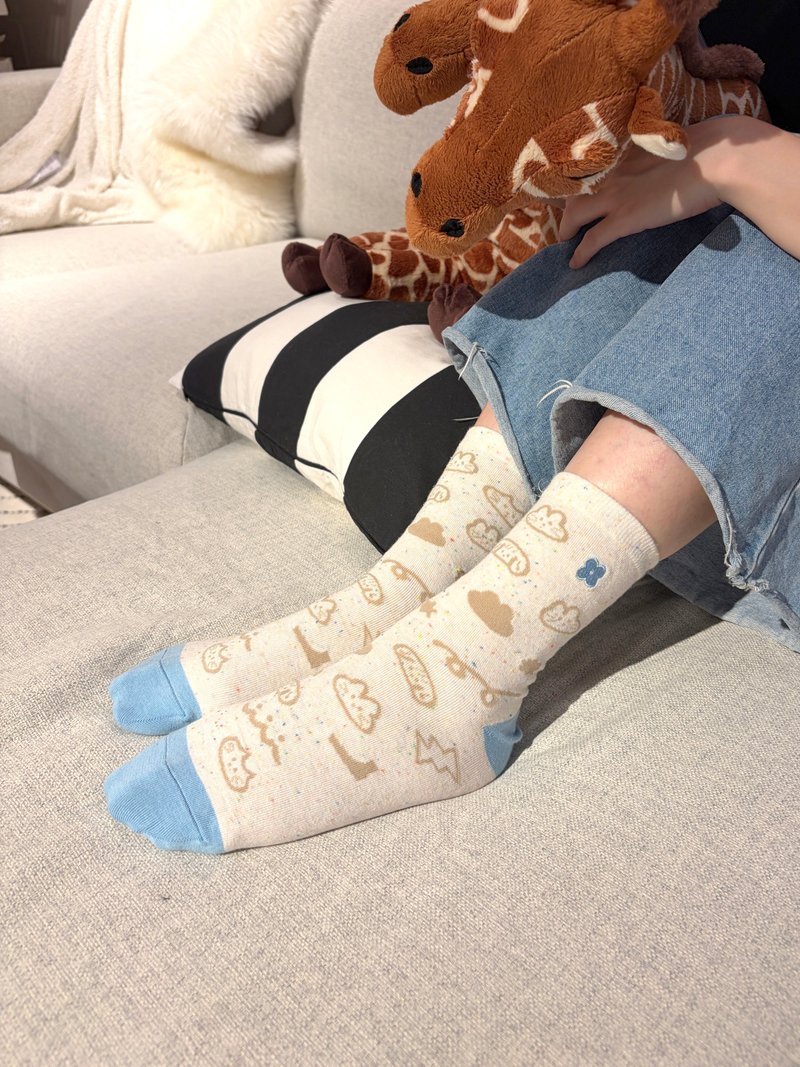 飘飘云朵 米/蓝 iii sum+ × ChangeTone 联名袜款 刺绣 - 袜子 - 棉．麻 