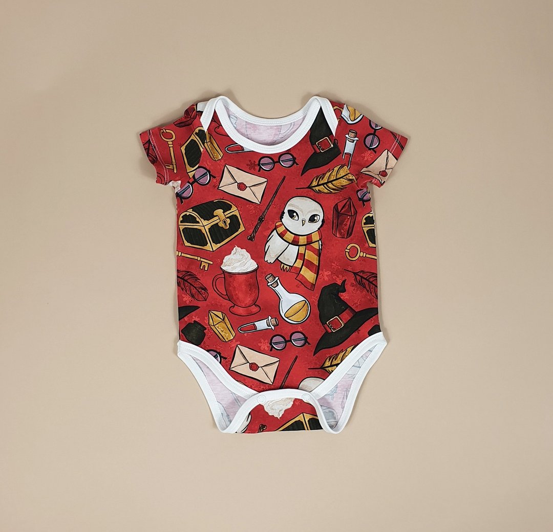Magic Wizard on Red baby bodysuit, baby boy bodysuit, baby girl bodysuit - 包屁衣/连体衣 - 棉 多色
