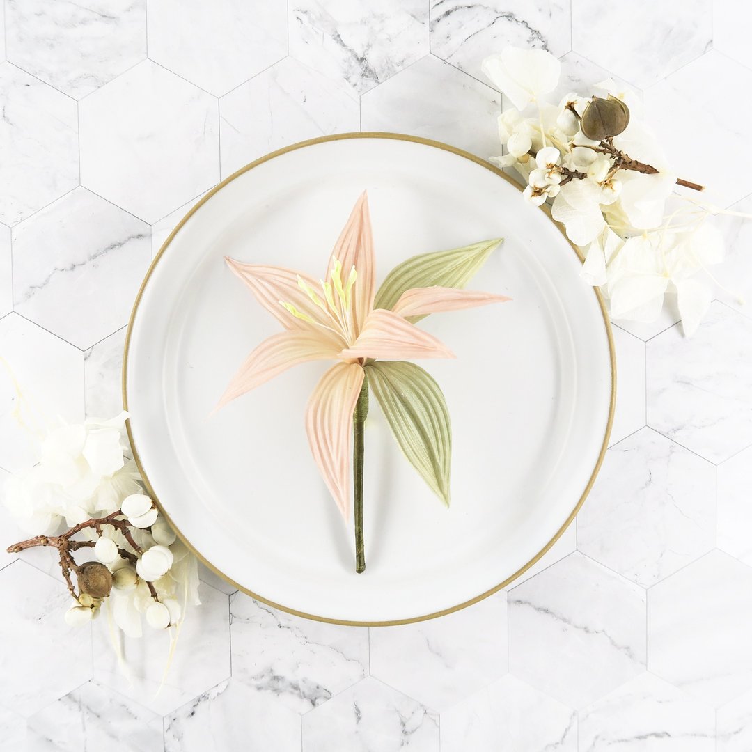 Corsage.| Corsage | Silk Lily. | Pale-Pink. - 胸花/手腕花 - 丝．绢 粉红色
