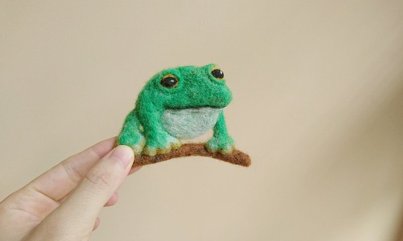 台北树蛙胸针 - 胸针 - 羊毛 