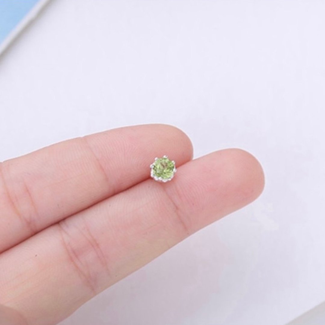 925纯银 皇冠造型 天然橄榄石耳环 5mm - 耳环/耳夹 - 纯银 银色