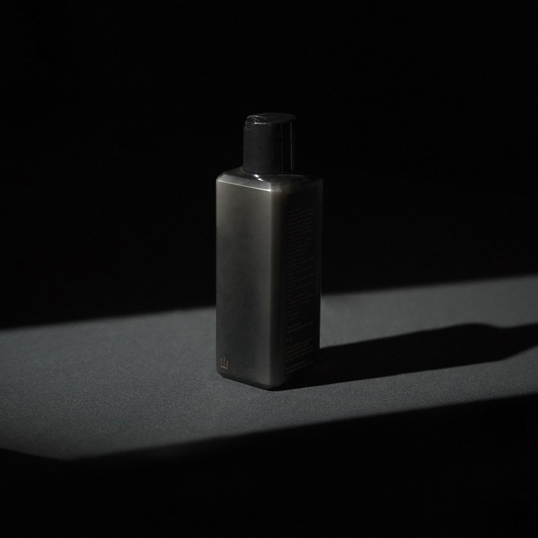 山 / 300ML 洁肤露 - 蜡烛/烛台 - 其他材质 黑色