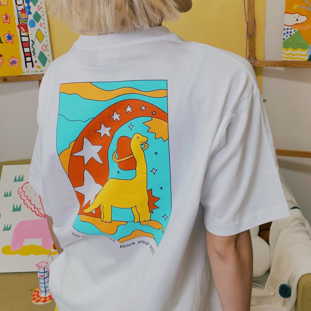 口袋款 T-shirt  |  恐龙星球 - 女装 T 恤 - 棉．麻 白色