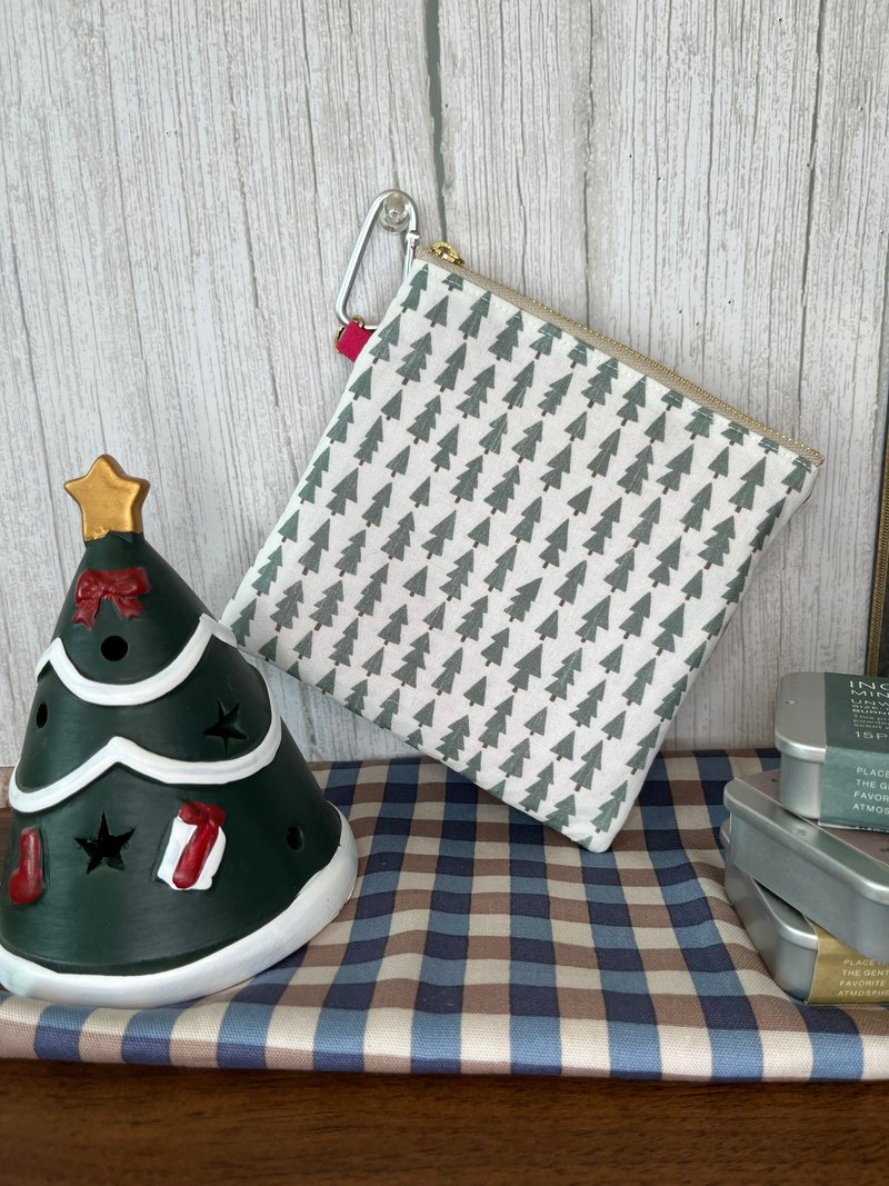 日本制造 圣诞设计收纳包 - 化妆包/杂物包 - 棉．麻 绿色