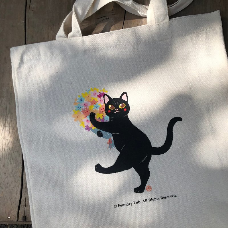 黑猫捧花－猫咪插画有底厚帆布提袋 - 手提包/手提袋 - 其他材质 黑色