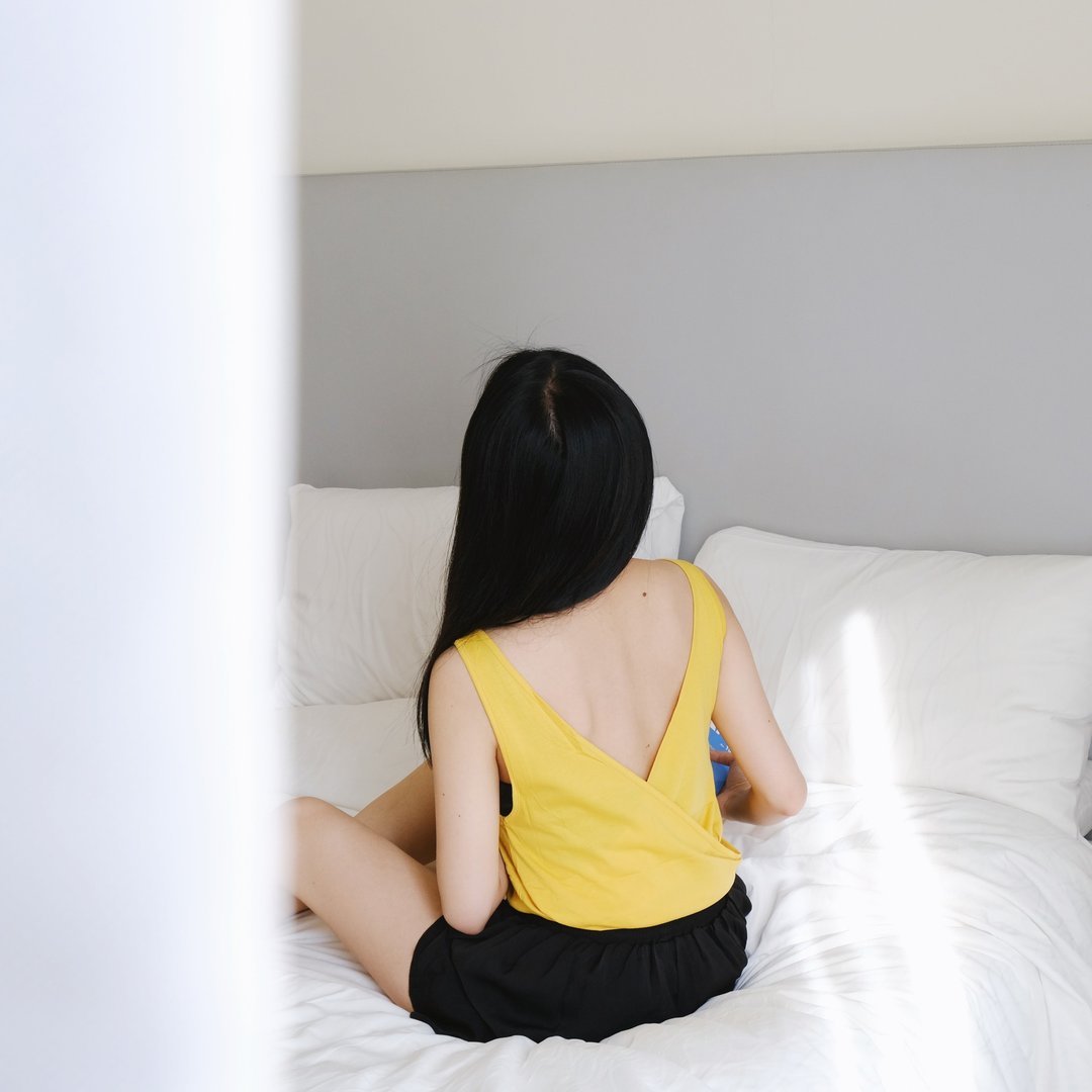 露背背心 蛋黄色 - 女装背心 - 棉 黄色