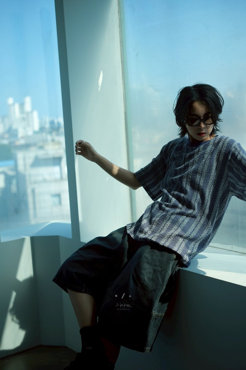 电视杂讯宽松短袖TEE - 女装 T 恤 - 棉．麻 蓝色