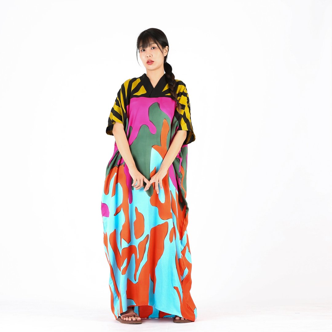 Kaftan V Nack Silk Satin Hand Paint Free Size - 洋装/连衣裙 - 丝．绢 多色