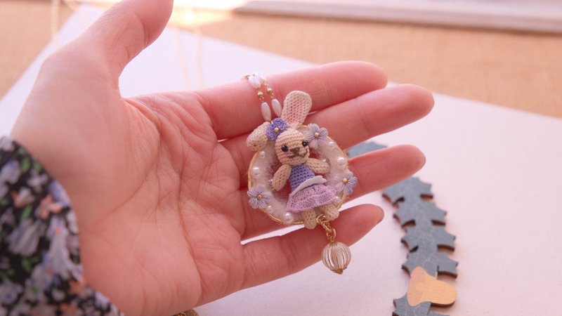 鈎针编织  2023圣诞 两用 颈链+胸针圣诞兔兔 - 耳环/耳夹 - 棉．麻 