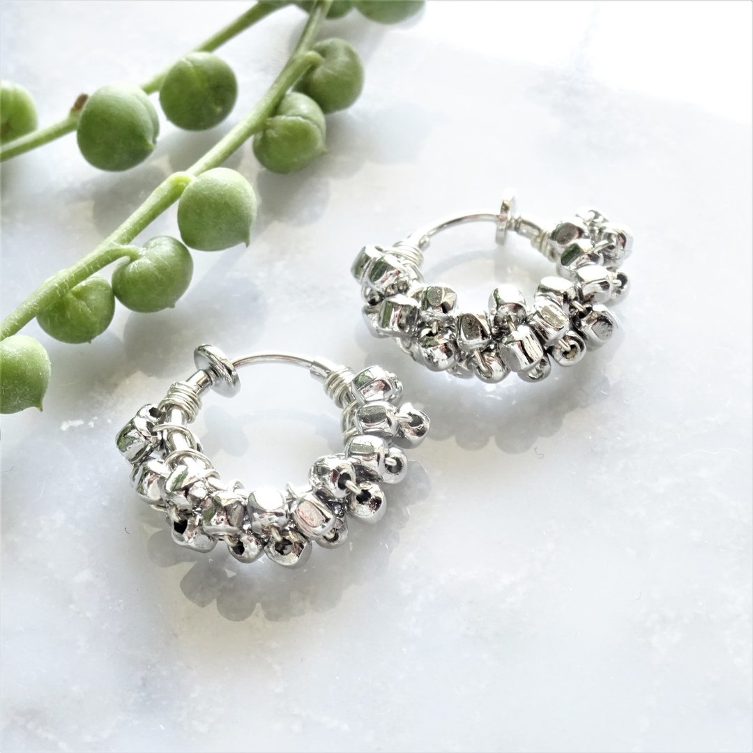 SILVER square metal wrapped hoop clip on earrings 可変耳针式 - 耳环/耳夹 - 其他金属 银色