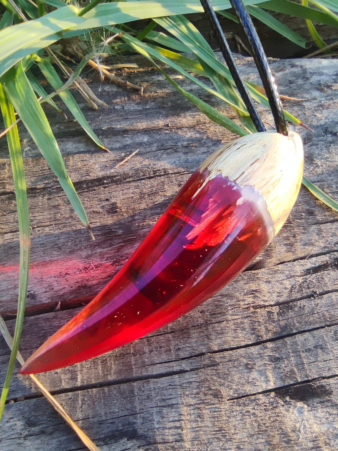 Orange Emperor Wolf Pendant - 项链 - 树脂 橘色