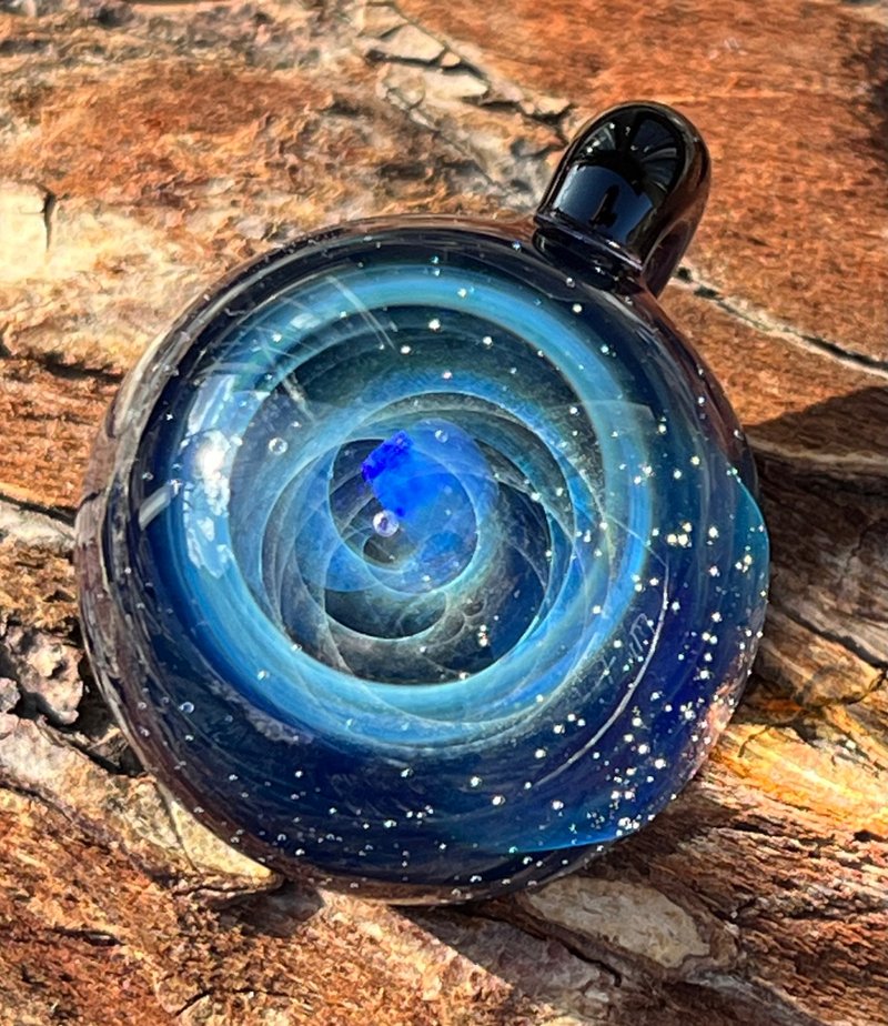 boroccus 星系星云 3D 图案和蛋白石硼硅酸盐玻璃吊坠 - 项链 - 玻璃 蓝色