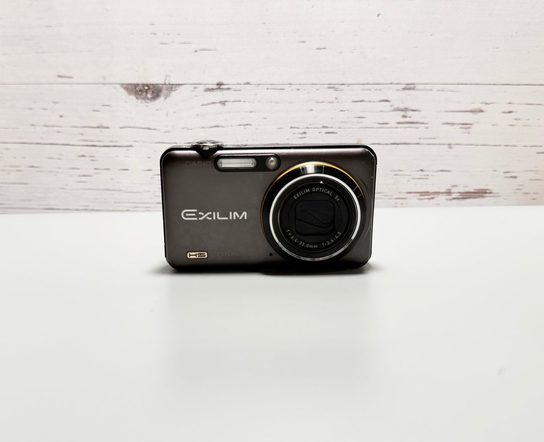菁桐照相馆 CASIO EX-FC100(黑) 数位相机 现货 - 相机 - 其他金属 黑色
