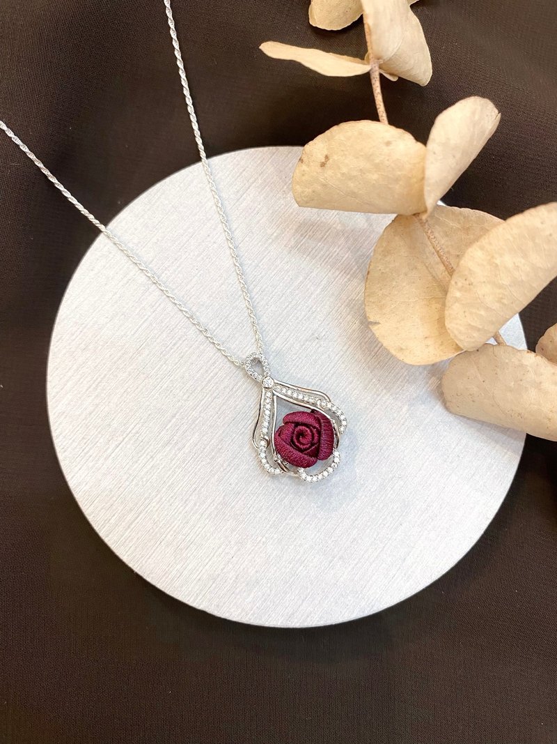 Re-Re蚕丝金工—凡尔赛裙摆项链 - 项链 - 丝．绢 红色