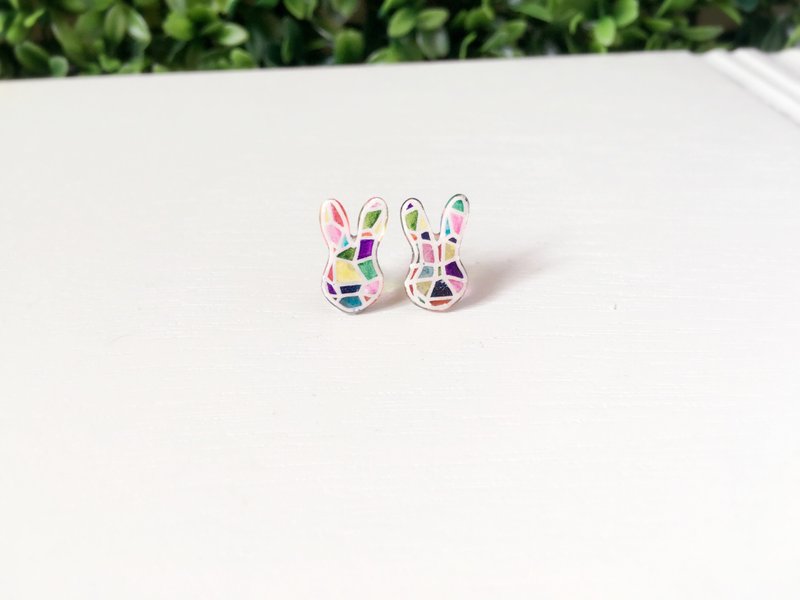 *Haku·Neko* 马赛克手绘兔子彩色耳环 耳针 - 耳环/耳夹 - 硅胶 多色