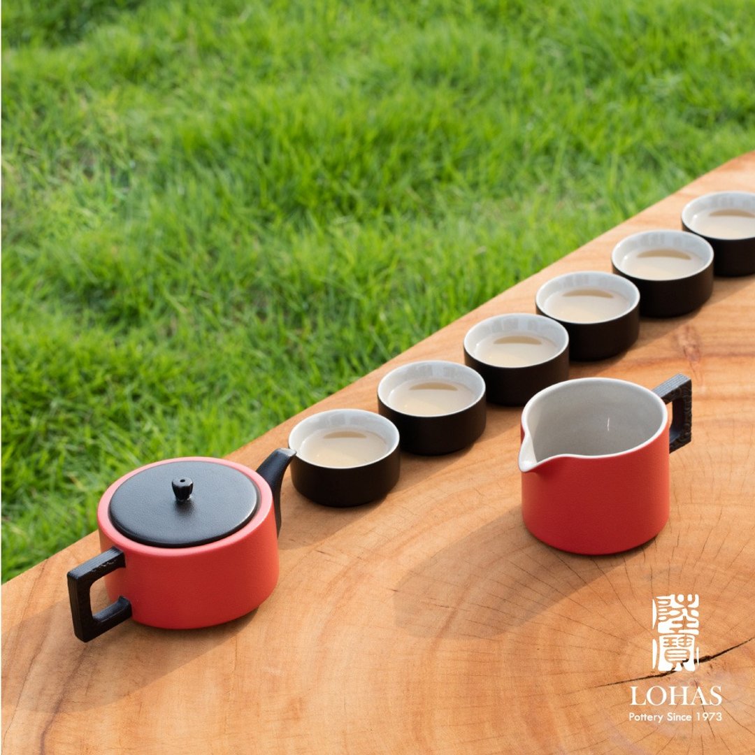 【金点设计奖】陆宝 龙启壶茶组/九件式 陶瓷泡茶组 - 茶具/茶杯 - 陶 红色
