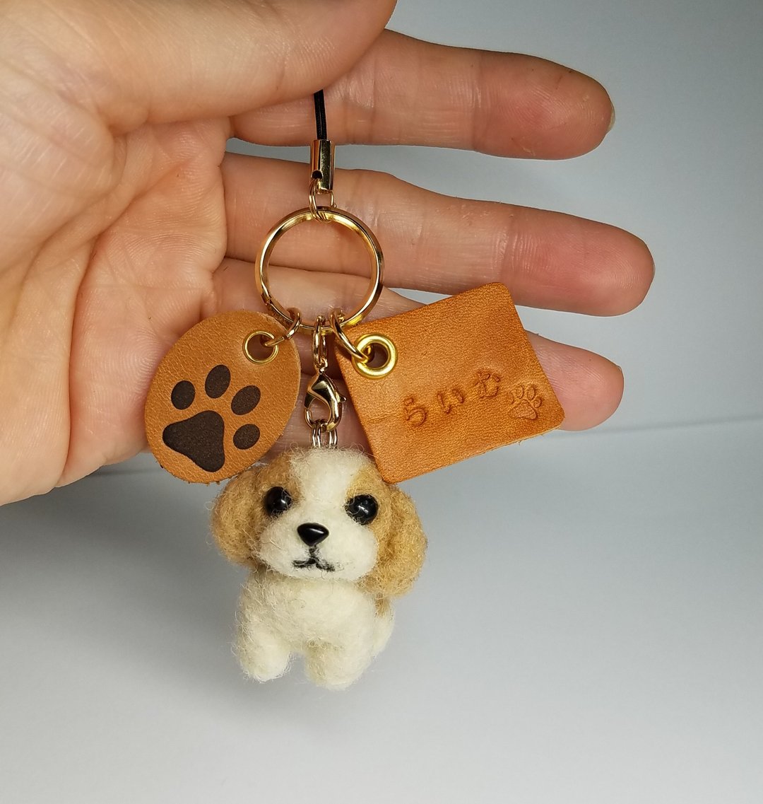 Wool Felt Keychain Shih Tzu Poodle Schnauzer Handmade Made to Order - 订制抱枕/饰品 - 羊毛 白色