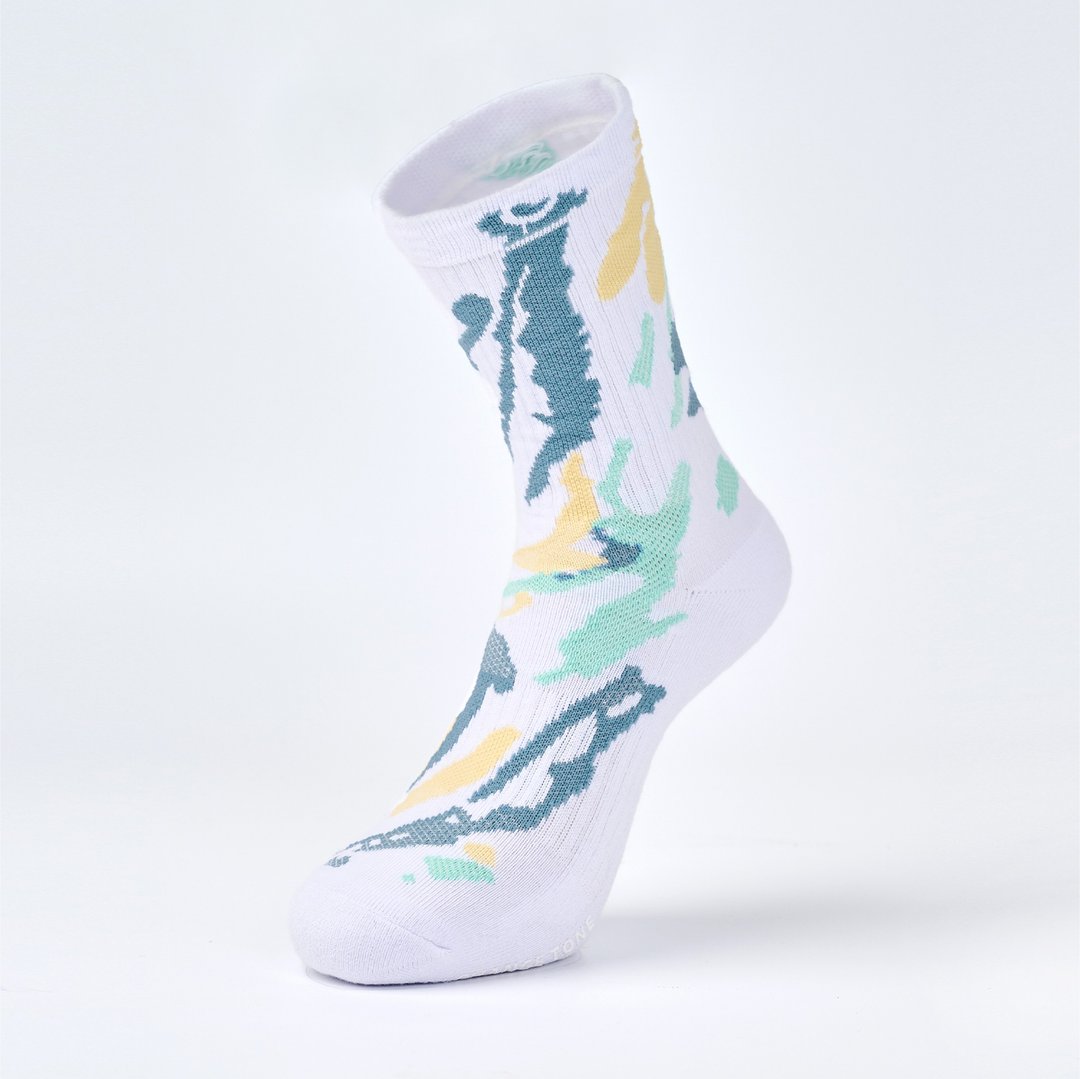 Flow 抗菌机能运动中筒袜 - 白(F) - 袜子 - 棉．麻 白色