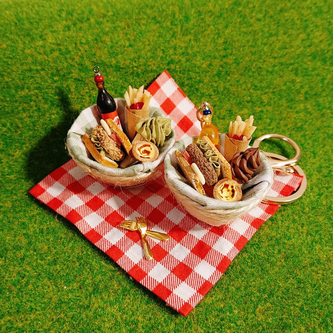 Donguriartstudio手作仿真食物系列-丰盛野餐篮疗愈钥匙圈/磁铁 - 钥匙链/钥匙包 - 其他材质 多色