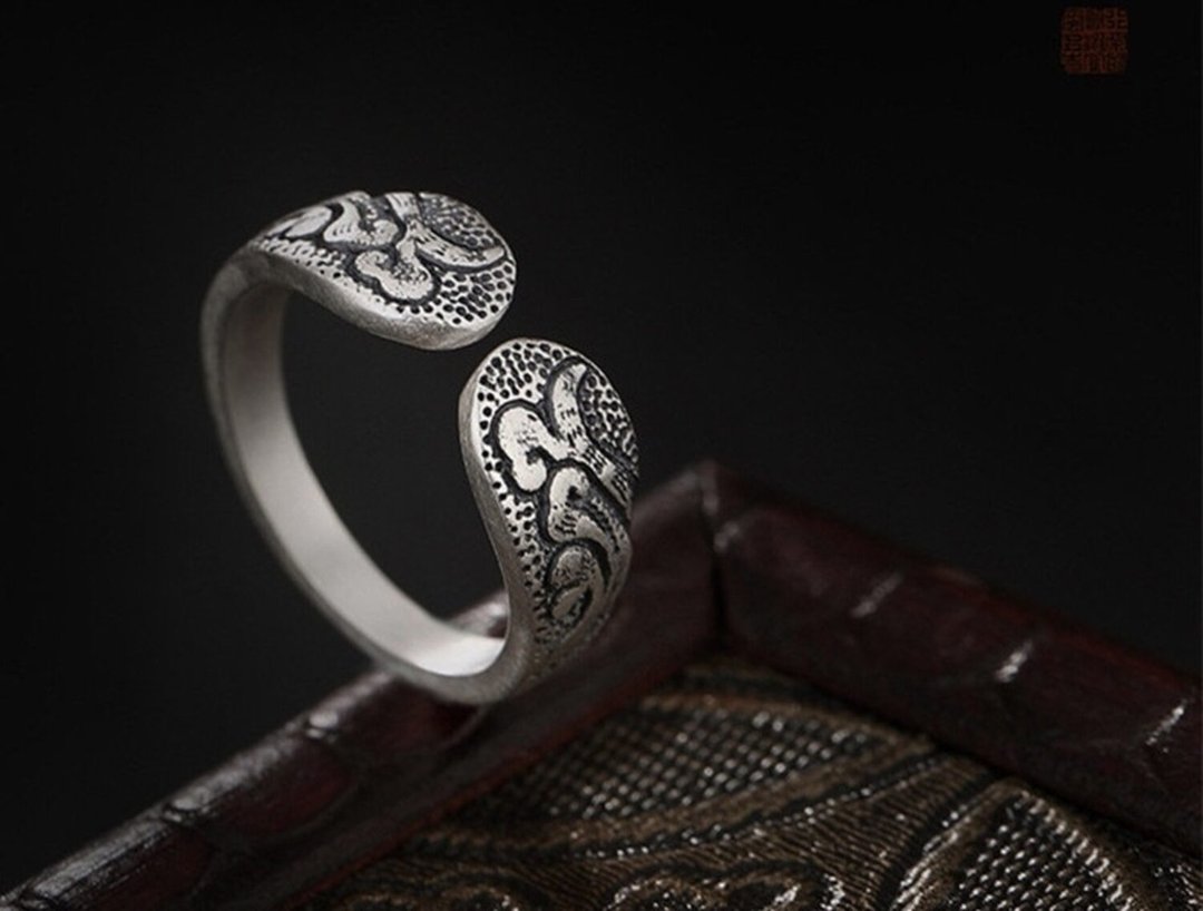 Real 990 Fine Silver Handmade Engrave Cloud Patterns Finger Rings Ethnic Women - 戒指 - 纯银 银色