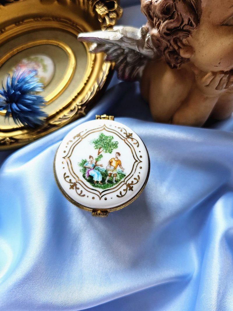 意大利del Prado 树下情侣小珠宝盒/药盒/美国西洋古董饰品 - 摆饰 - 瓷 