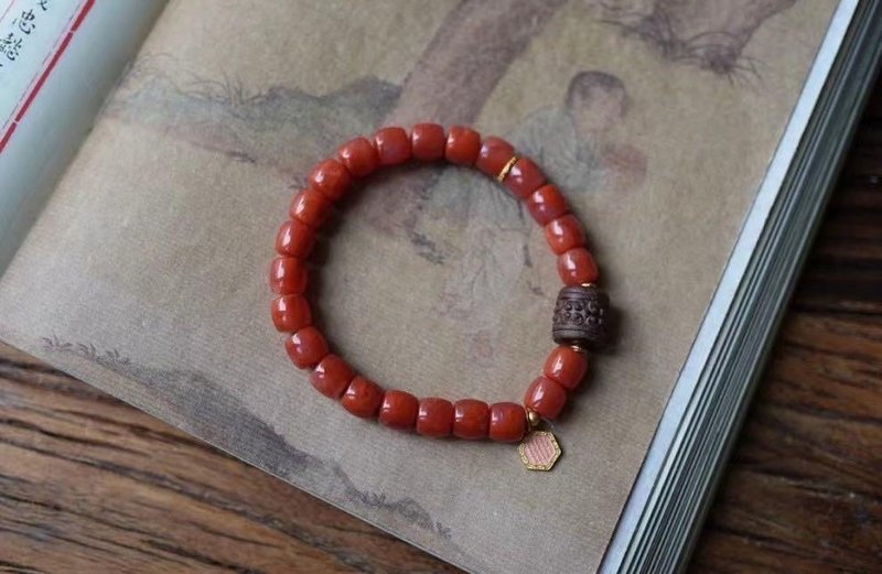 7mm天然原矿南红 老山檀回纹桶珠古法银设计单圈手持手串s - 手链/手环 - 半宝石 红色