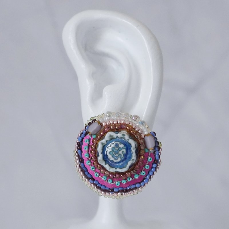 Souvenirs 耳针・耳夹 1 独一无二 × 紫色 × 大尺寸 × 可选金属配件 × 珠饰刺绣 × 医疗级不锈钢 - 耳环/耳夹 - 其他材质 紫色