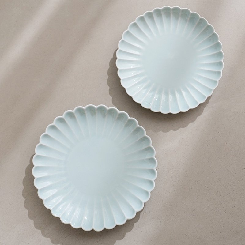 青白瓷菊皿 (21cm) /洸琳窑 - 盘子/餐盘/盘架 - 瓷 