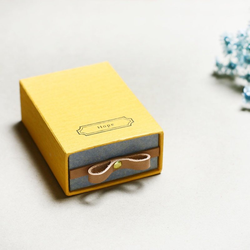 Hope // Yellow) Sliding Box Leather ribbon A small box that conveys your feelings - 包装材料 - 纸 黄色