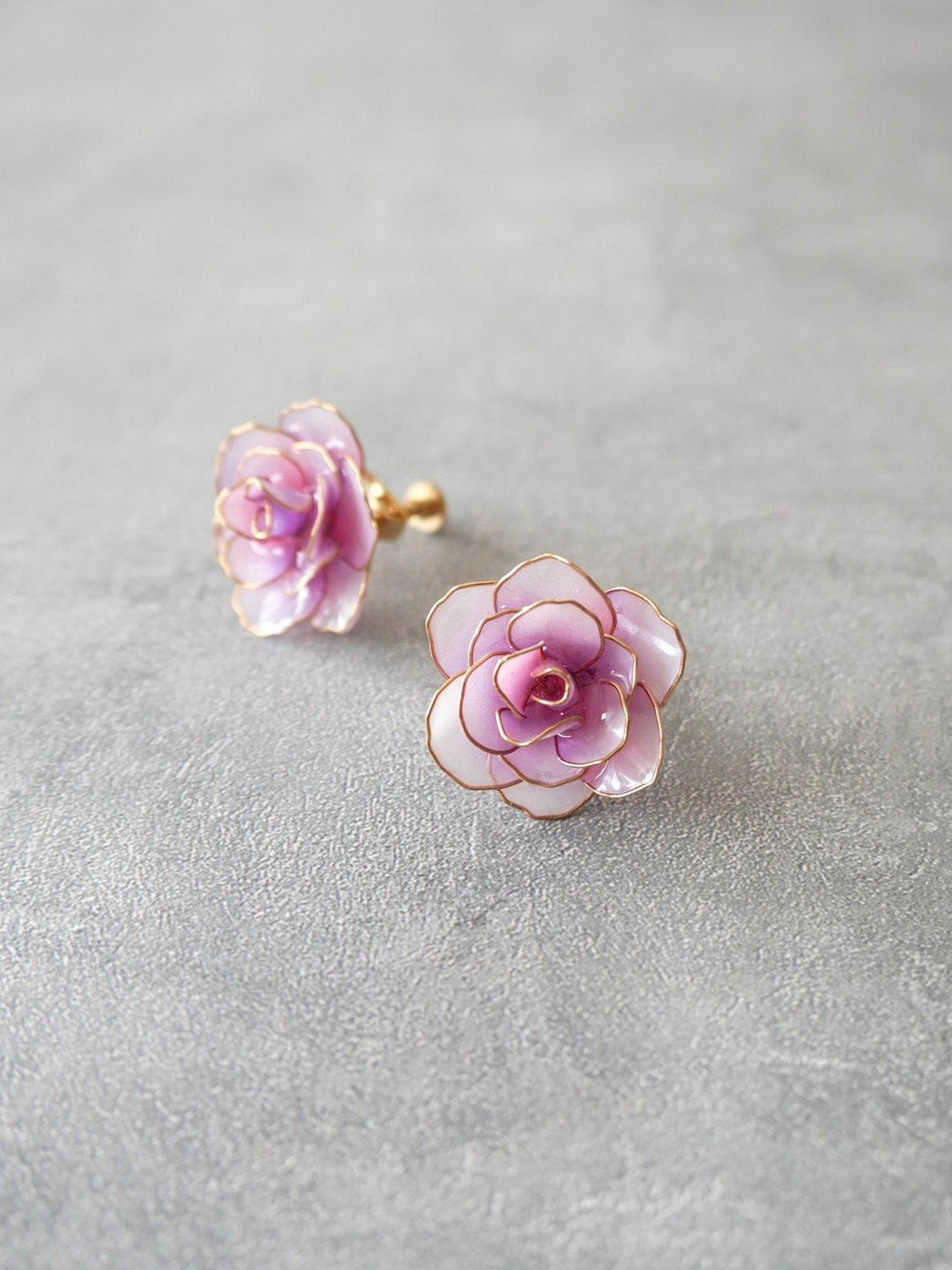 Rose - White violet 耳环或耳夹 - 耳环/耳夹 - 树脂 紫色