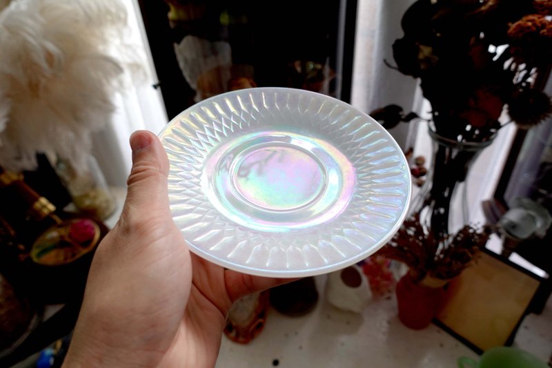 FIRE KING 60年代古董镀幻彩白色通透玻璃沙律碗怀旧餐碟盘子食具 - 盘子/餐盘/盘架 - 玻璃 白色