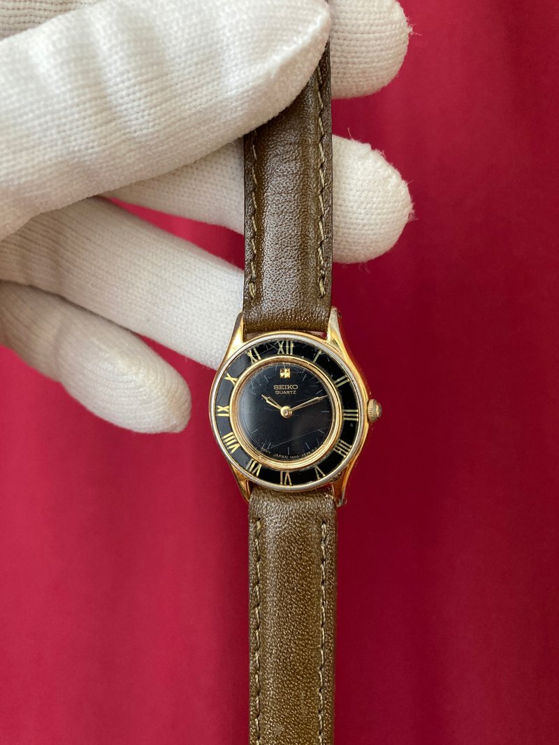 SEIKO 黑色双圈表壳 金色罗马时标边框 橄榄绿真皮表带 古董表 - 女表 - 其他材质 金色