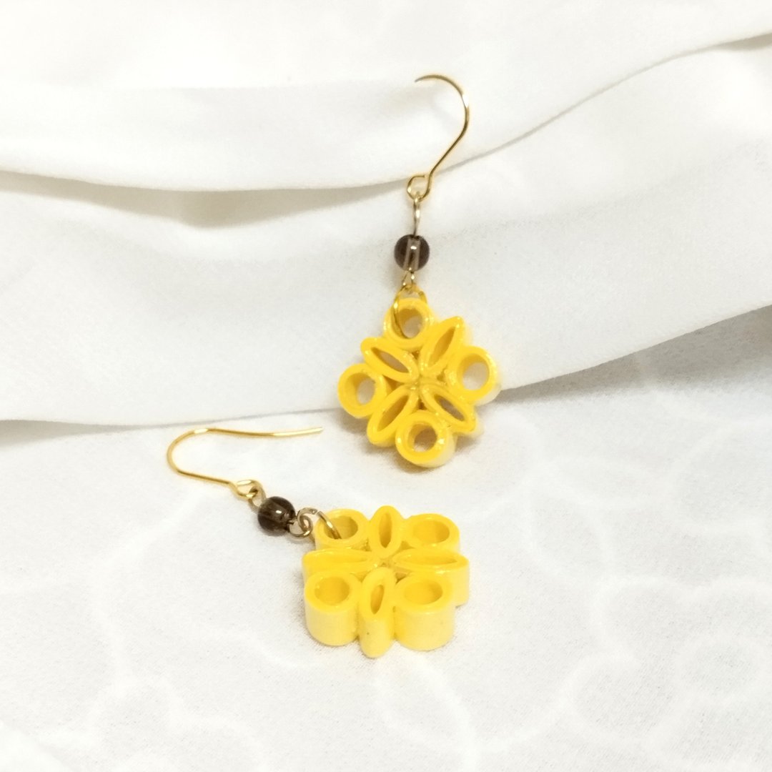 衍纸 卷纸 纸工艺 纸珠宝 手作饰品--小雅/鹅黄色 paper earring - 耳环/耳夹 - 纸 黄色