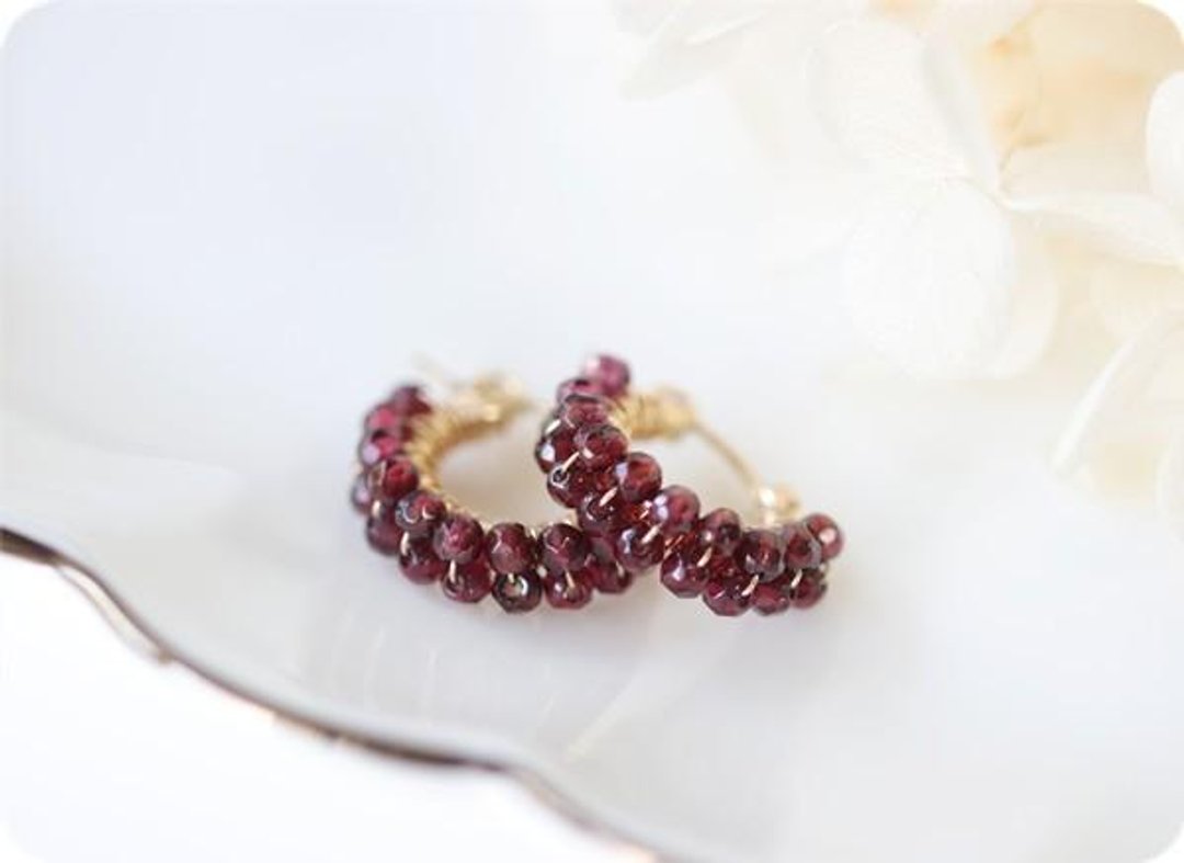 Garnet double hoop earrings January birthstone Clip-On changeable - 耳环/耳夹 - 宝石 红色