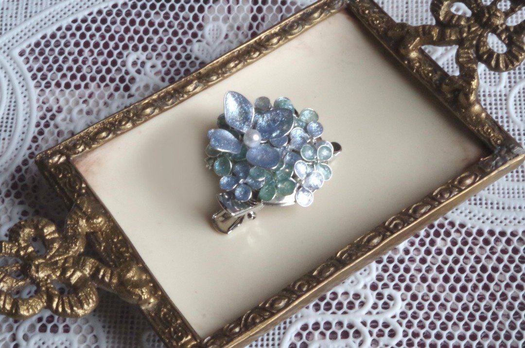 Manicure flower hydrangea brooch hair clip blue - 胸针 - 棉．麻 蓝色