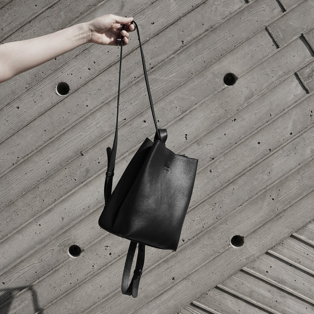 Half Rectangular Backpack 迷你两用方形水桶后背包 - 后背包/双肩包 - 真皮 黑色